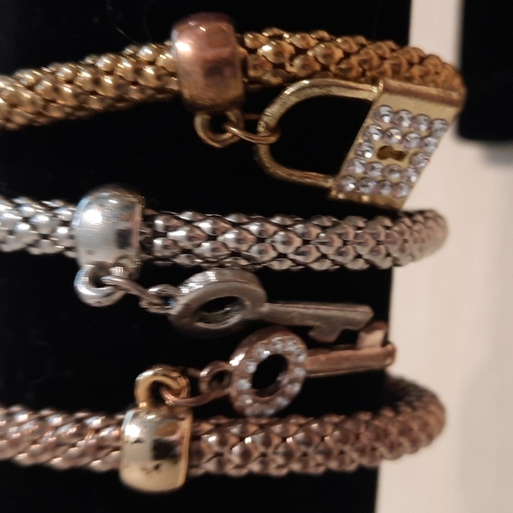 COPY - Bracelets - Picture 8 of 8